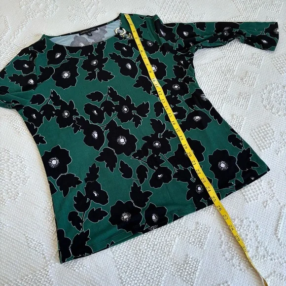 Adrienne Vittadini women’s size large floral 3/4 sleeve blouse with gold circles - Picture 3 of 9